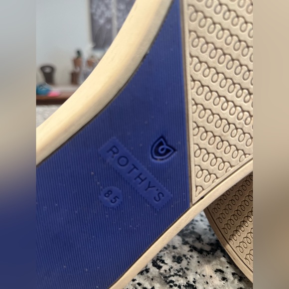 EUC, Rothy’s, Berry Lattice Stitch, Chelsea Sneaker, Rare, Women’s Size 8 1/2 - Picture 9 of 10